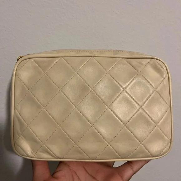 Chanel Cream Quilted Leather Crossbody Bag - Picture 5 of 12